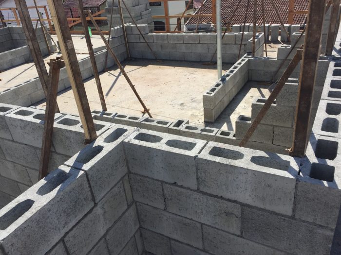 You are currently viewing Alvenaria com blocos de concreto tem desempenho em nível superior em ensaio de choque térmico – resistência contra a ação do calor